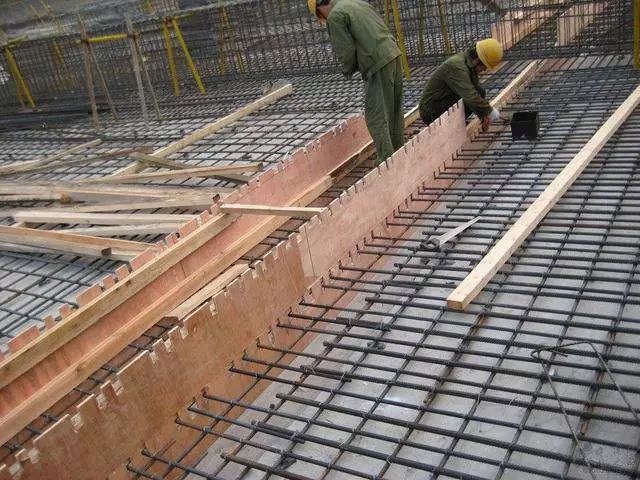 建筑施工中后澆帶、變形縫與施工縫的關(guān)鍵區(qū)別解析